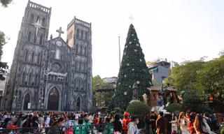 Không khí Giáng sinh lung linh, ngập tràn tại các nhà thờ ở Hà Nội