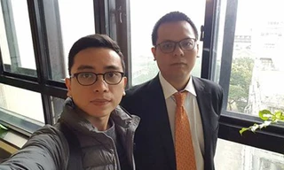 Ông Phạm Hiệp (bên phải)