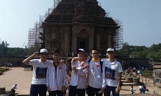 5 chàng trai dự thi Olympic thiên văn và Vật lí thiên văn đi thăm thú các cảnh quan của Ấn Độ