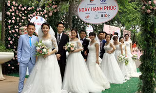 36 cặp đôi cưới tập thể tại công viên Bách Thảo Hà Nội