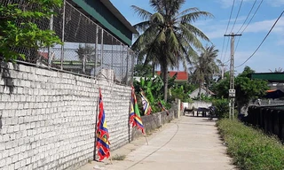 Gia đình nạn nhân chuẩn bị tang lễ.