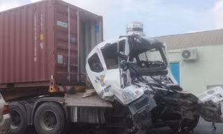 Hiện trường vụ tai nạn trên cao tốc Long Thành – Giầu Dây ngày 13/8/2015.