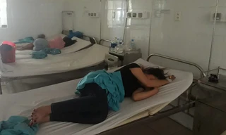 Đến sáng ngày 15/5, vẫn còn 5 du khách đang chữa trị và theo dõi tại Khoa y học Nhiệt đới (Bệnh viện Đa khoa Đà Nẵng)