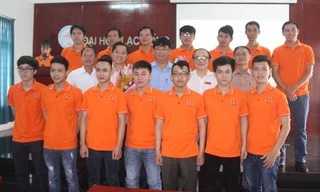 Đội robocon Lạc Hồng