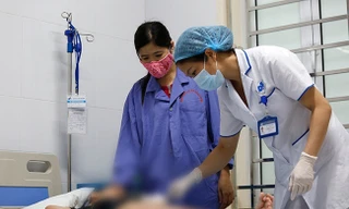 Hiện tại BV Da liễu Trung Ương đang có 5 cháu điều trị tại đây