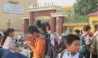 Báo động đồ ăn siêu rẻ trước cổng trường