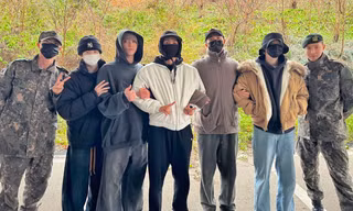 BTS hội ngộ tiễn RM và V nhập ngũ, SUGA lộ diện sau thời gian dài "biệt tăm"