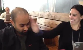 Thuê người tát mình vì chơi Facebook