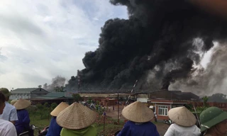 Cháy nhà máy gạch ngói Thạch Bàn ở Bắc Giang