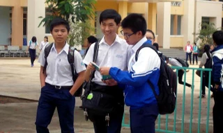 Tùy khu vực, học sinh đóng các mức học phí khác nhau.