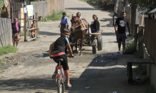 Bên trong ngôi làng "nô lệ".