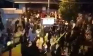 Quang cảnh lễ hội trước khi xảy ra vụ giẫm đạp. Ảnh cắt từ clip