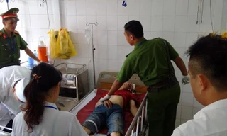 Đối tượng cướp xe đang cấp cứu tại bệnh viện. Ảnh: N. Xít.