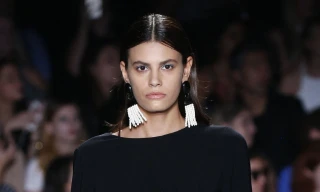 Alisar Ailabouni trong show Xuân/Hè 2017 của thương hiệu Christian Siriano.