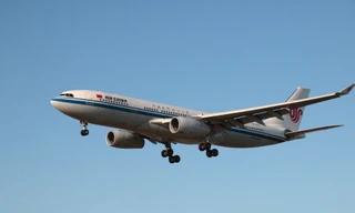 Bác sĩ dùng thìa và tăm cứu hành khách động kinh trên máy bay