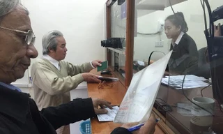 Ngày đầu cấp bằng lái quốc tế: 5 phút là xong!