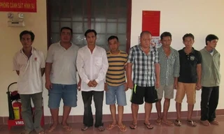 Những đối tượng đánh bạc bị bắt.	