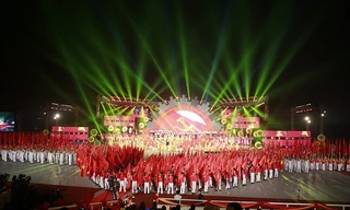 Dạ hội ‘Niềm tin son sắt’ chào mừng thành công Đại hội XII