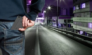 Súng ngụy trang thành điện thoại gây tranh cãi