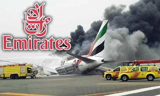 Clip máy bay Emirates bốc cháy tạo cột khói cao ngút trời
