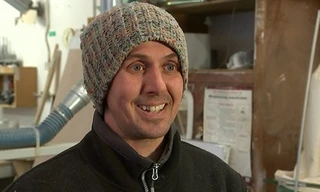 Herbert chỉ thả tiền vào cửa Leicester vô địch vì bốc đồng trong hơi men, nhưng đang có cơ hội trúng cược món tiền lớn. Ảnh: ITV. HLV Wenger của Arsenal và giới chuyên môn gần đây đã phải th