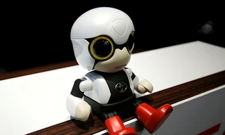 Kirobo Mini của Toyota, con robot hình người biết nói xuất hiện trong cuộc họp báo ngày 27 tháng 9 ở Tokyo.