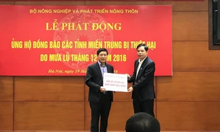 Bộ trưởng Nông nghiệp phát động ủng hộ đồng bào miền Trung bị lũ lụt