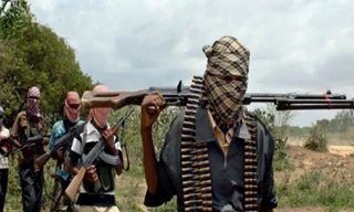 36 thợ mỏ bị giết, Thống đốc Nigeria hủy chuyến đi giám sát bầu cử