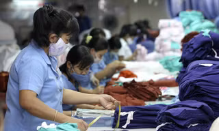 Kinh tế Việt Nam vượt khỏi vòng nguy hiểm