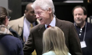 Cựu Tổng thống Bill Clinton bị cáo buộc vi phạm luật bầu cử.
