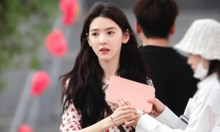 Khó Dỗ Dành: Bí quyết sở hữu nét đẹp trong veo như nàng thơ Chương Nhược Nam