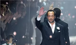 Lời tạm biệt của Tom Ford: Các nhà mốt vận hành ra sao khi vắng người sáng lập?