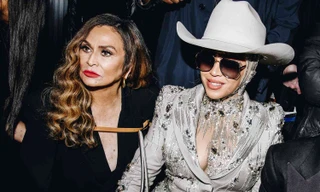 Túi giá mềm bất ngờ trở thành It Bag mới đầu năm 2024 nhờ công Beyoncé lăng xê