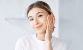 Khắc phục những khuyết điểm nhỏ trên gương mặt, mái tóc bằng dinh dưỡng