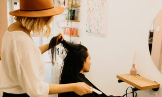 Để có được kiểu tóc ưng ý khi cắt ở tiệm, đây là những điều cần ghi nhớ