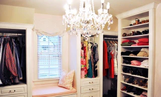 Walk-in closet không chỉ là nơi chứa quần áo mà còn tạo cảm hứng để bạn mặc đẹp mỗi ngày