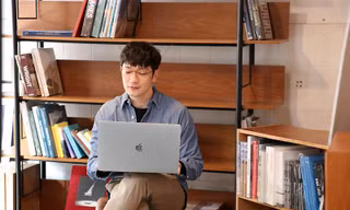 Trung Quốc: Dịch vụ "giả vờ đi làm" để người thất nghiệp cảm thấy đỡ tồi tệ