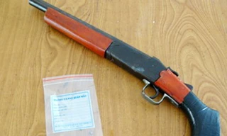 Cướp nổ súng bắn người bị thương