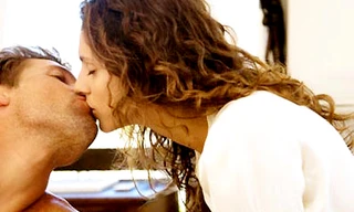 Trước khi 'thượng đài' nên hôn thật say đắm