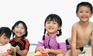 Chọn kem chống nắng mùa hè cho bé