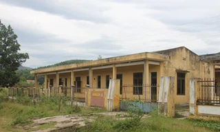 Khu nội trú tiền tỷ bỏ hoang