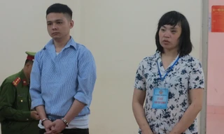 Phạm Văn Chung và Mai Kim Anh tại tòa.