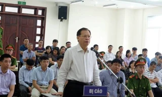 Bị cáo Phùng Đình Thực tại tòa phúc thẩm.