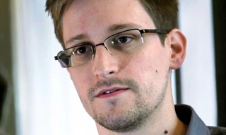 Edward Snowden bị truy nã vì tiết lộ thông tin mật về chương trình giám sát của Mỹ