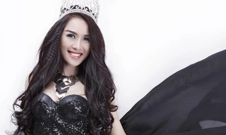 Quế Vân mặc váy dạ hội khoe vòng một nóng bỏng