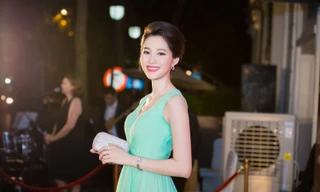 Hoa hậu Thu Thảo thanh lịch, gợi cảm dự tiệc ở Hà Nội