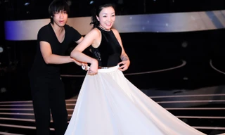 Phạm Thu Hà để mặt mộc hóa thân thành Bạch tuyết