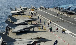 Cận cảnh tàu sân bay Charles De Gaulle của Pháp