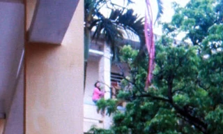 Cứu sống cô gái tuổi đôi mươi bị cấm yêu, đòi tự tử