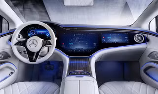 Mercedes-Benz EQS sở hữu màn hình cực khủng